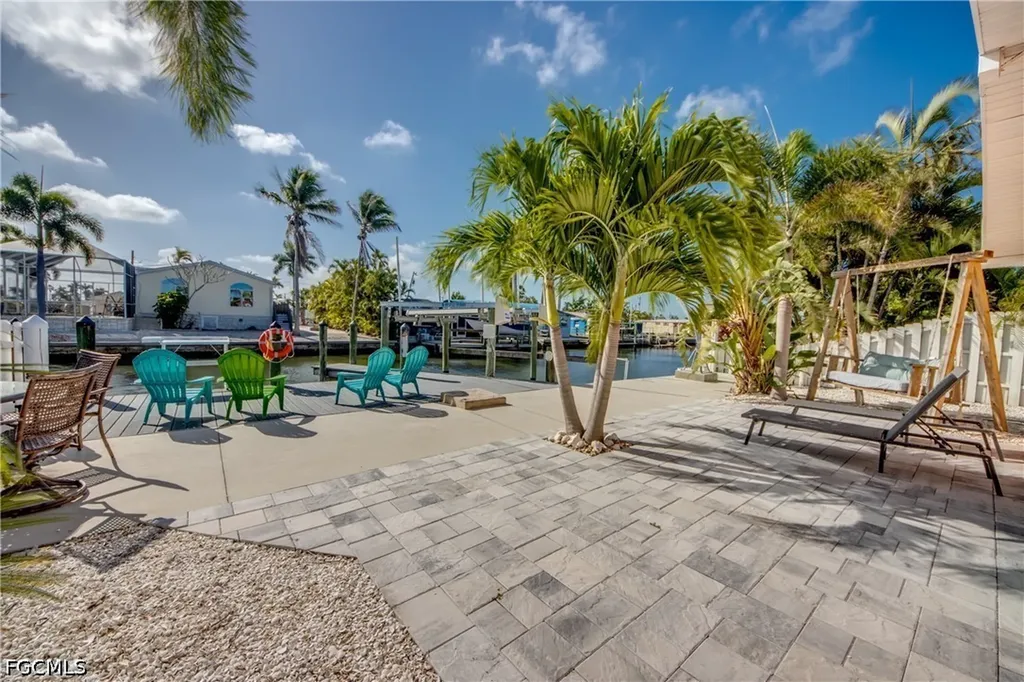 2589 Bayshore Drive Matlacha FL 33993