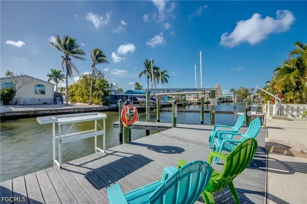 2589 Bayshore Drive Matlacha FL 33993