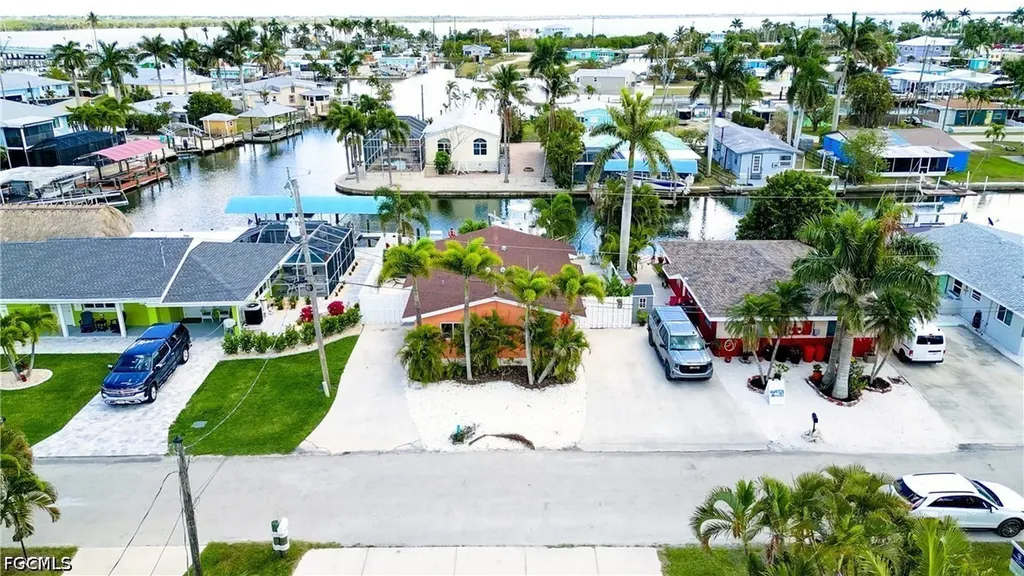 2589 Bayshore Drive Matlacha FL 33993