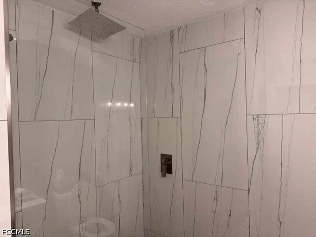 3928 SE 11th Place Cape Coral FL 33904