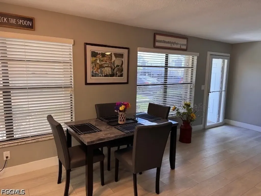 3928 SE 11th Place Cape Coral FL 33904