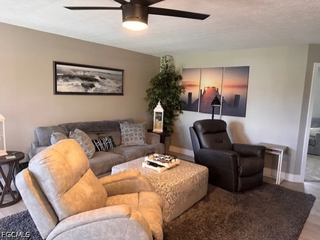 3928 SE 11th Place Cape Coral FL 33904