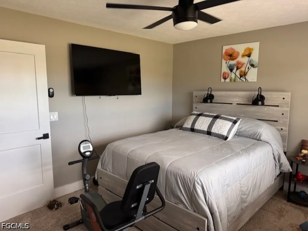 3928 SE 11th Place Cape Coral FL 33904