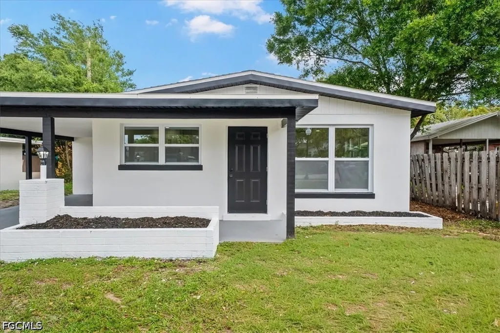 2215 South Street Fort Myers FL 33901