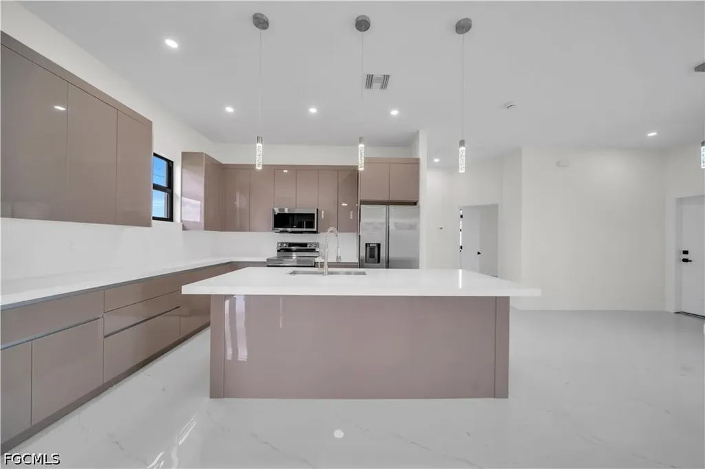 513 NW 25th Terrace Cape Coral FL 33993