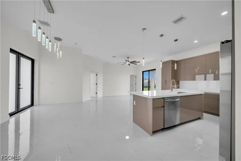 513 NW 25th Terrace Cape Coral FL 33993