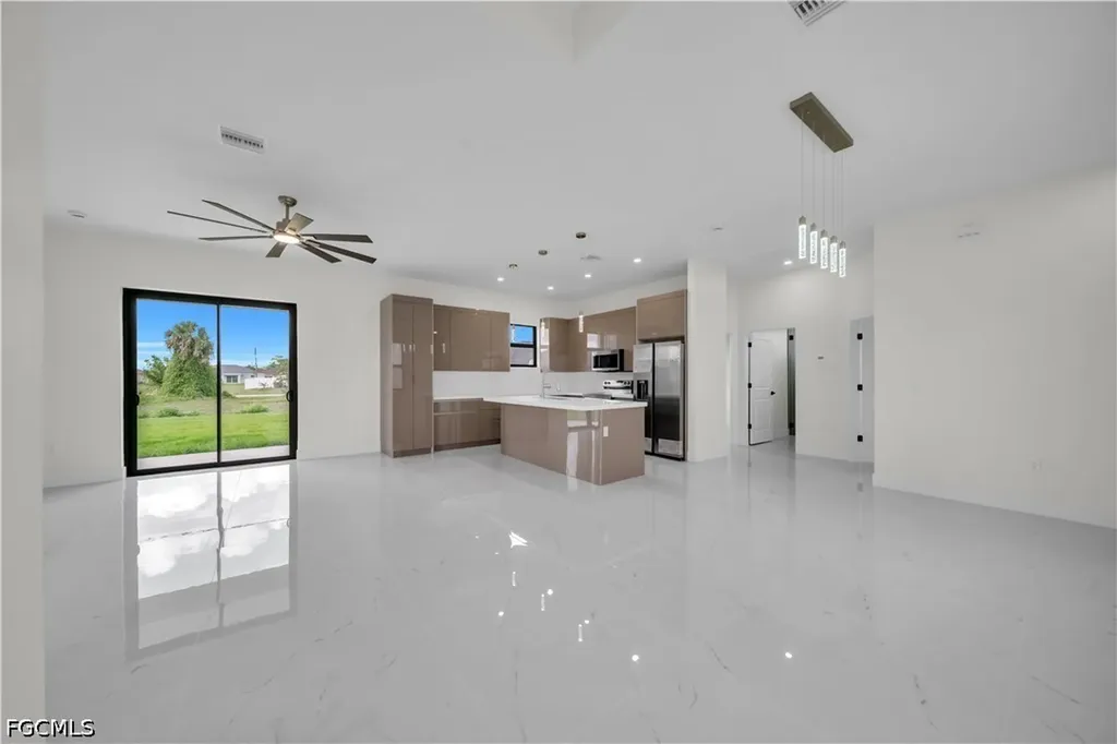 513 NW 25th Terrace Cape Coral FL 33993