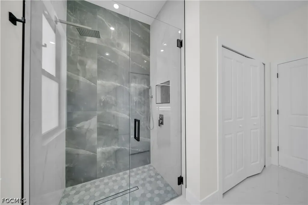 513 NW 25th Terrace Cape Coral FL 33993