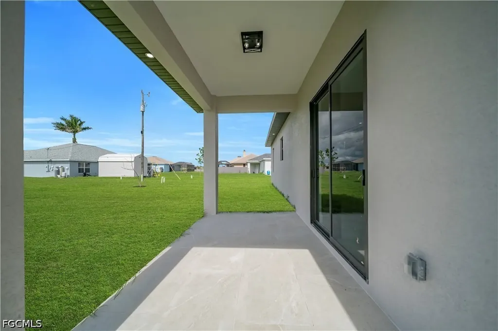 513 NW 25th Terrace Cape Coral FL 33993