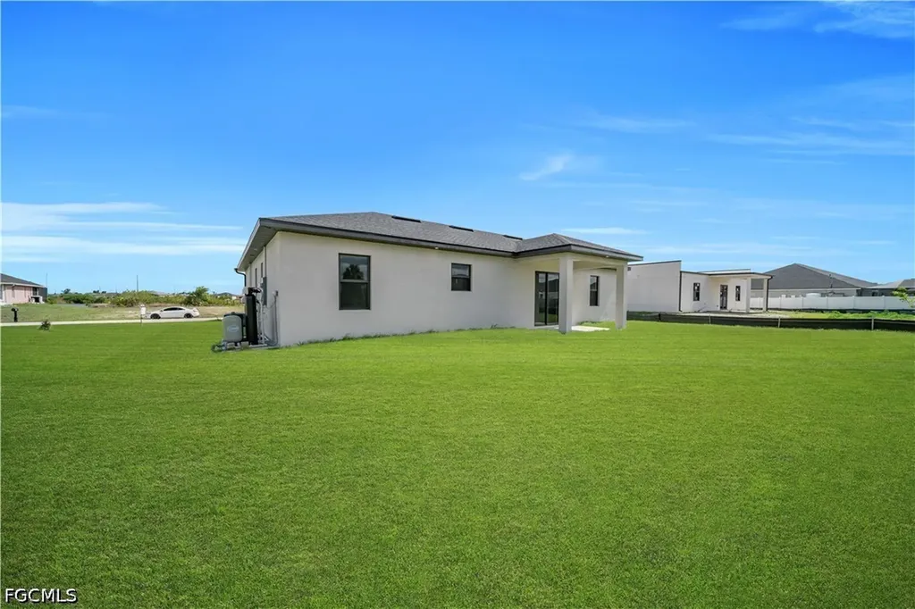 513 NW 25th Terrace Cape Coral FL 33993