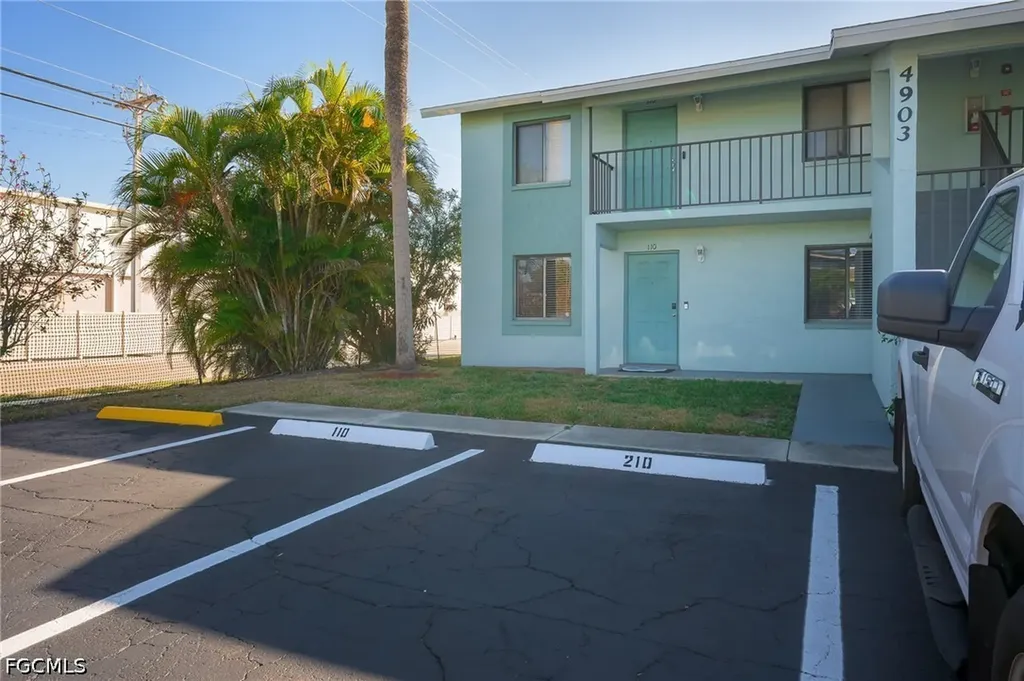 4903 Vincennes Street Cape Coral FL 33904