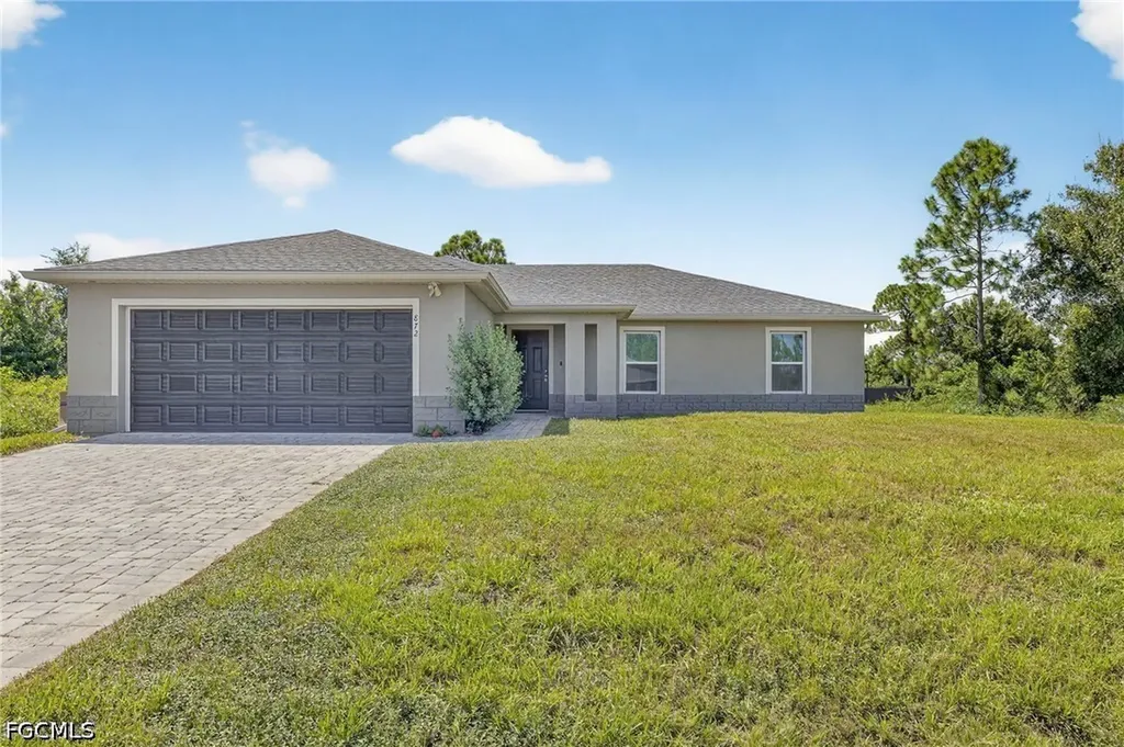 872 Carbon Street E Lehigh Acres FL 33974