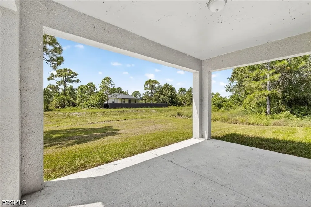 872 Carbon Street E Lehigh Acres FL 33974
