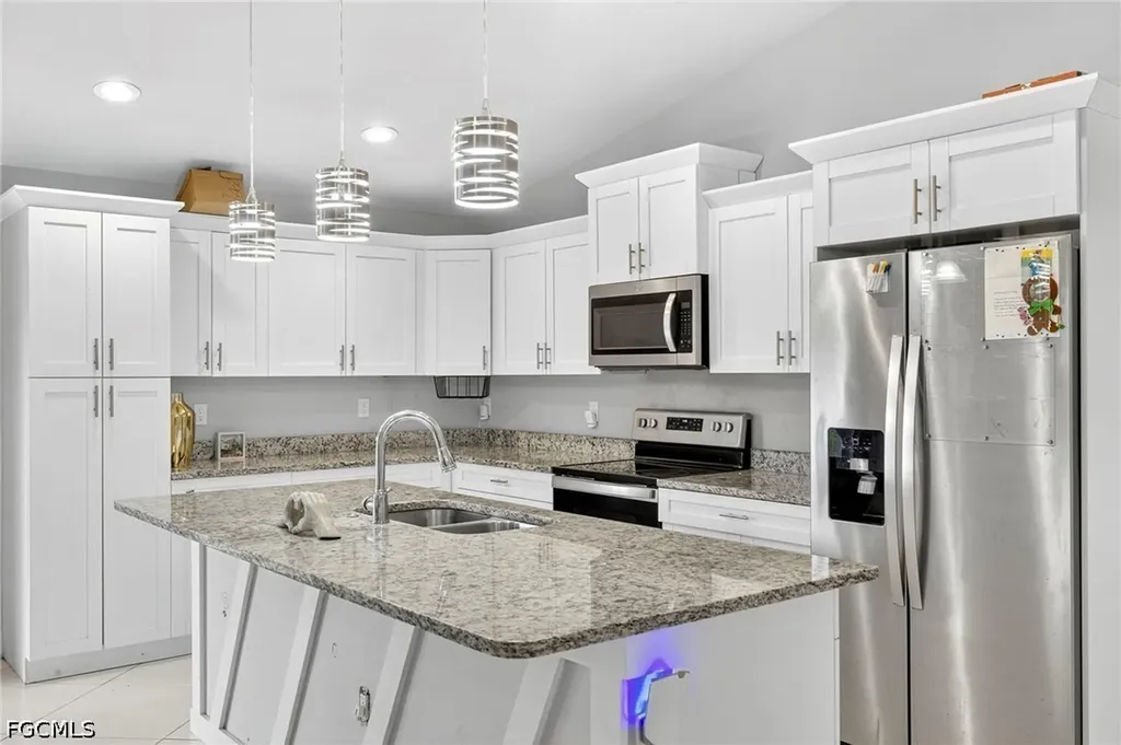 872 Carbon Street E Lehigh Acres FL 33974