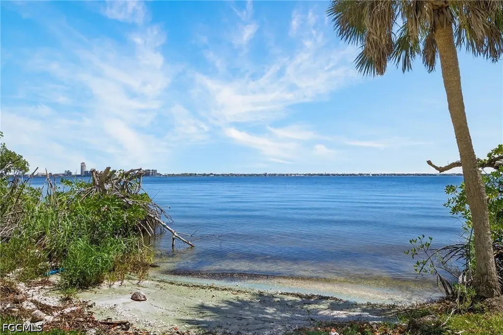 12470 Panasoffkee Drive North Fort Myers FL 33903