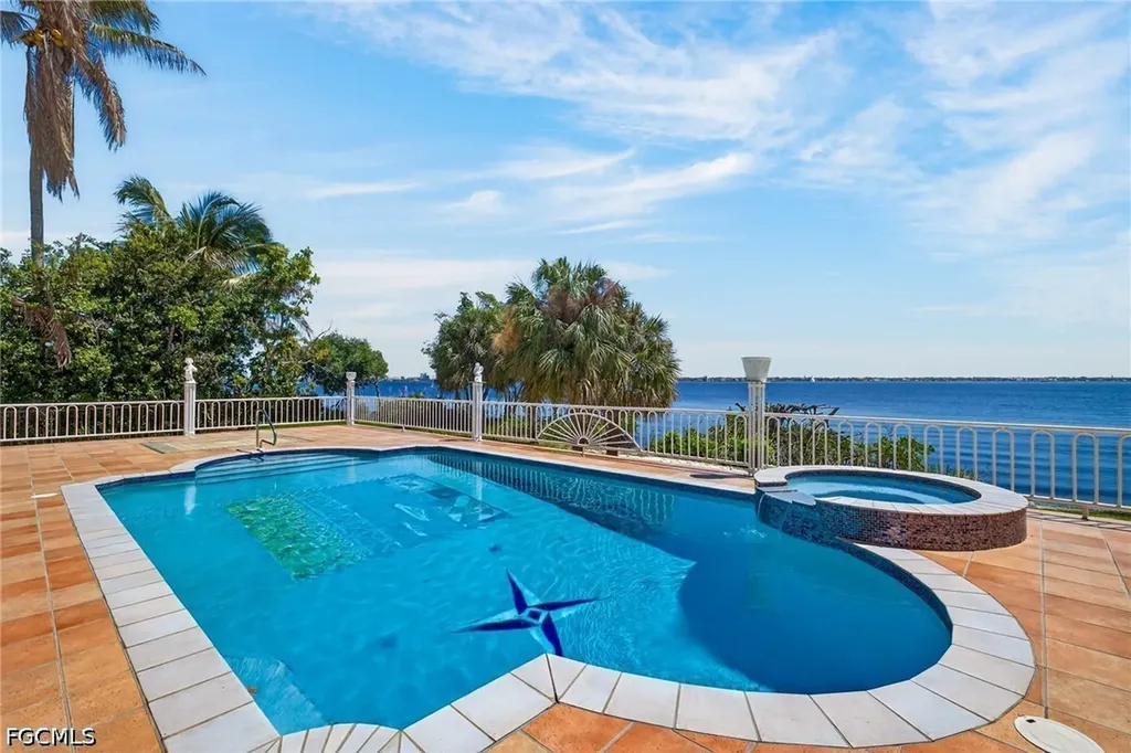 12470 Panasoffkee Drive North Fort Myers FL 33903