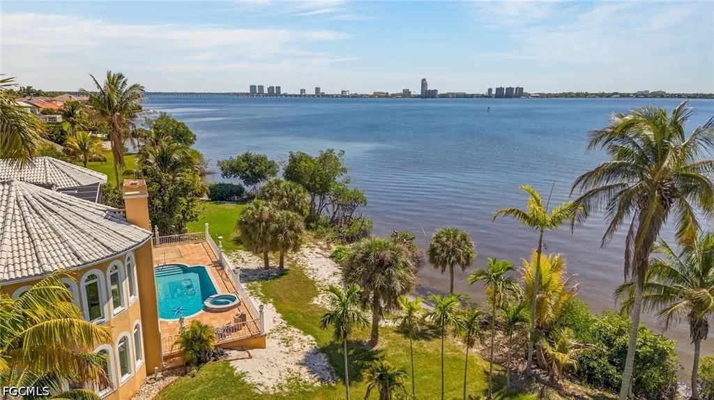 12470 Panasoffkee Drive North Fort Myers FL 33903