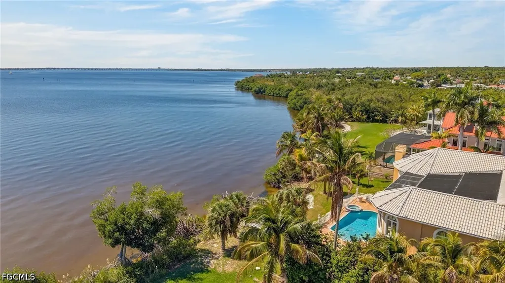 12470 Panasoffkee Drive North Fort Myers FL 33903