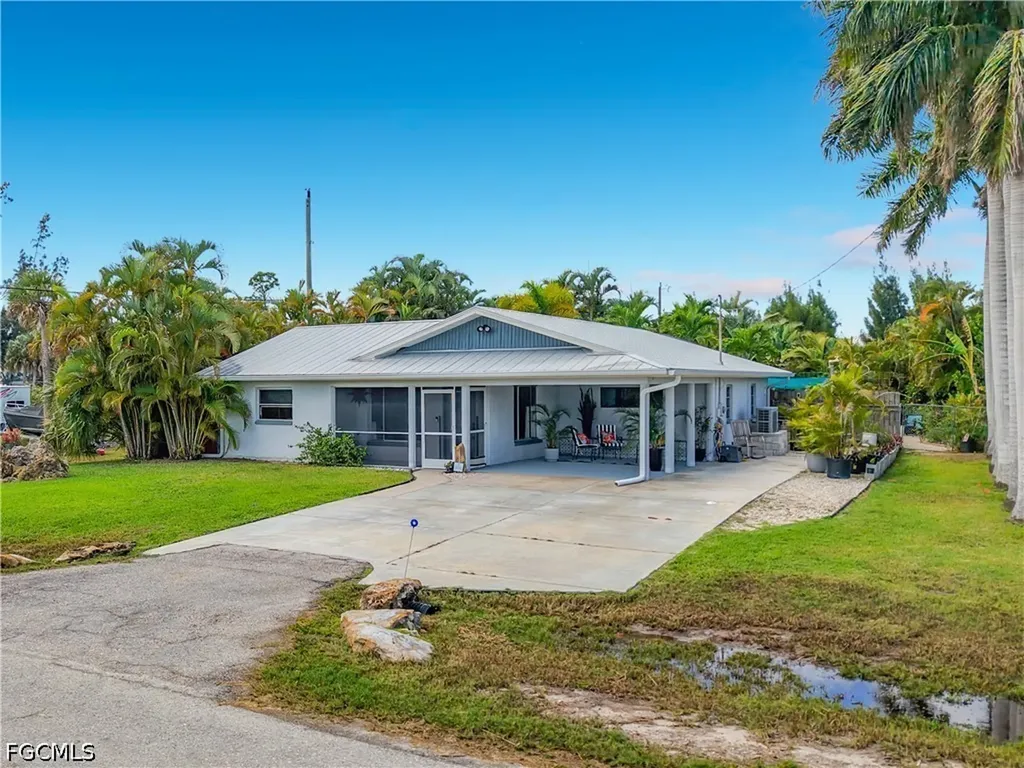 ST. James City FL, 5841 Sabal Avenue