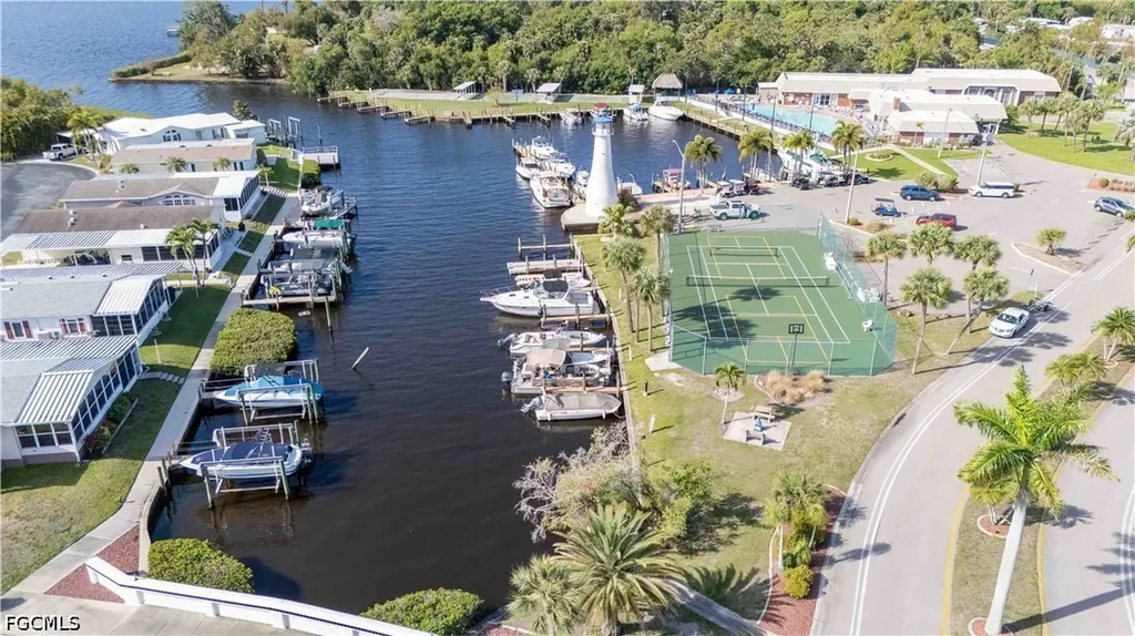 5655 Captain John Smith Loop North Fort Myers FL 33917