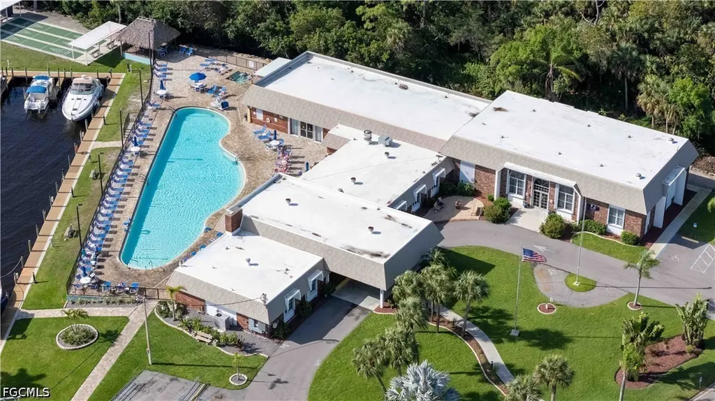 5655 Captain John Smith Loop North Fort Myers FL 33917