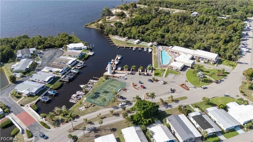 5655 Captain John Smith Loop North Fort Myers FL 33917