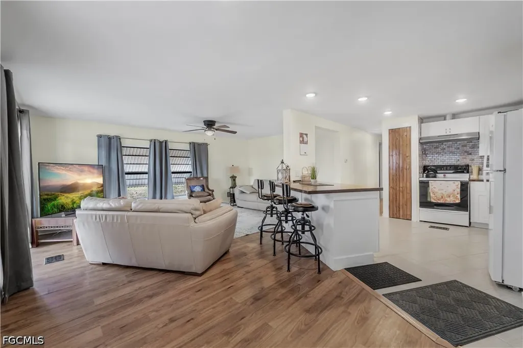 5655 Captain John Smith Loop North Fort Myers FL 33917