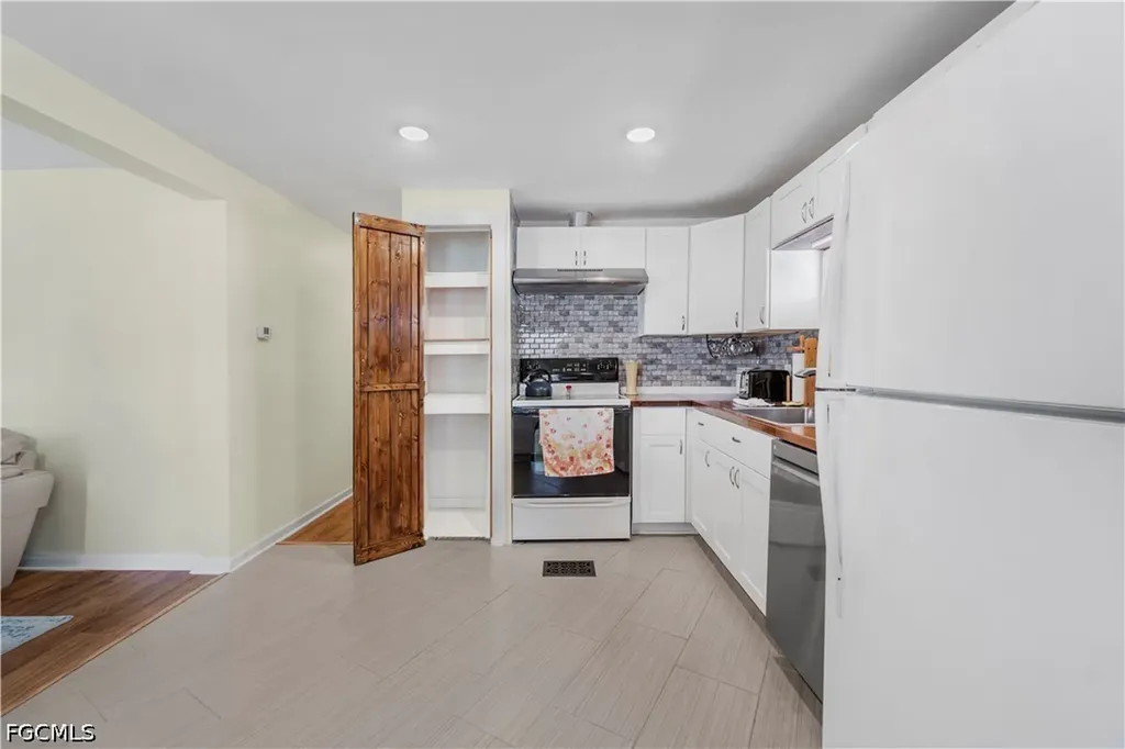 5655 Captain John Smith Loop North Fort Myers FL 33917