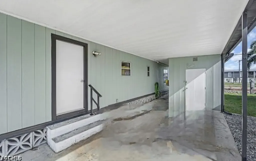 5655 Captain John Smith Loop North Fort Myers FL 33917