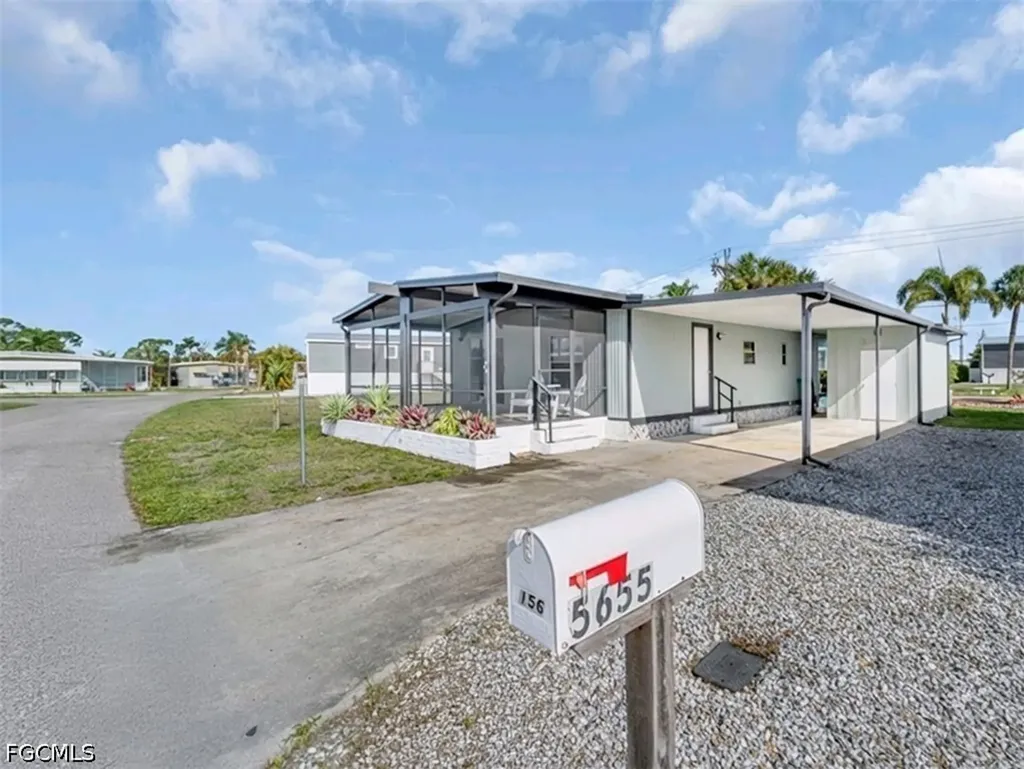 5655 Captain John Smith Loop North Fort Myers FL 33917