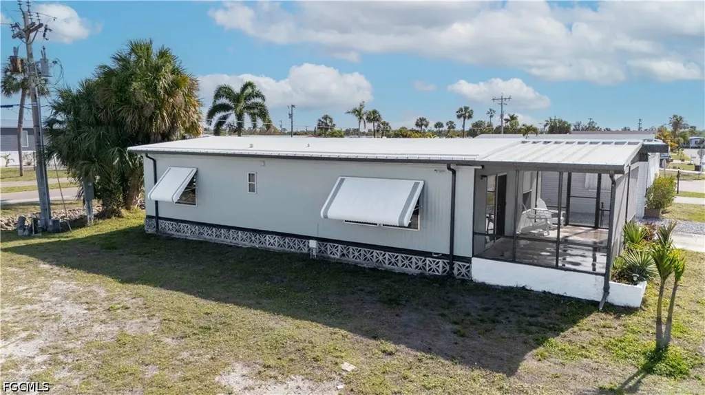 5655 Captain John Smith Loop North Fort Myers FL 33917