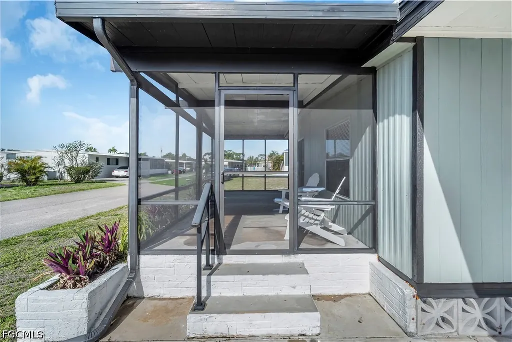 5655 Captain John Smith Loop North Fort Myers FL 33917