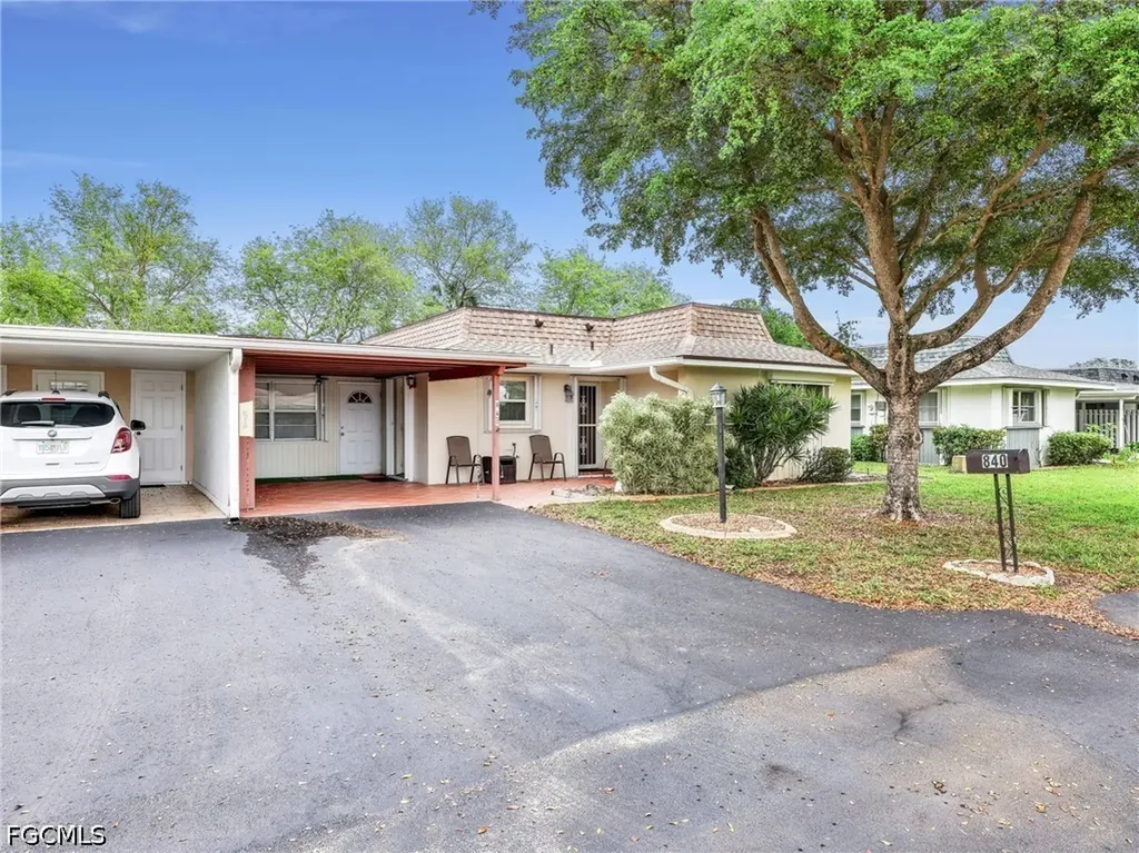 840 Pangola Drive W North Fort Myers FL 33903
