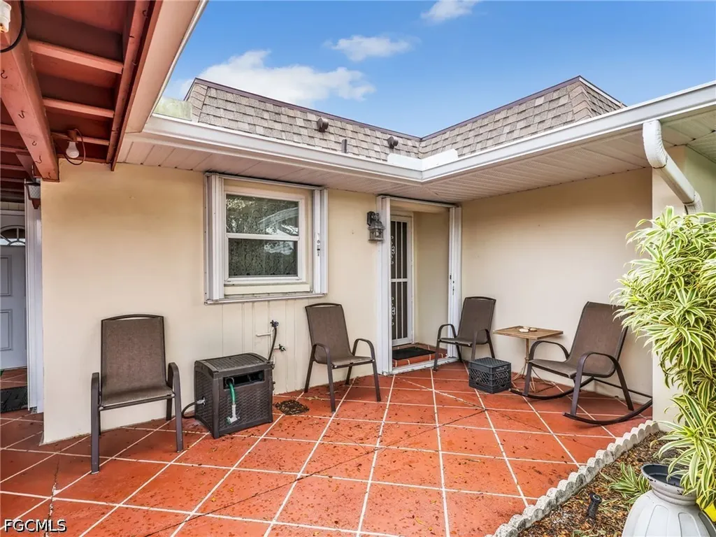 840 Pangola Drive W North Fort Myers FL 33903