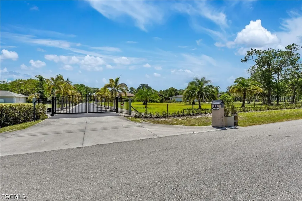 280 23rd Street SW Naples FL 34117