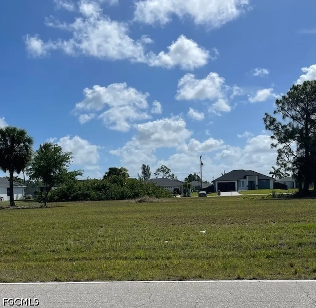 3113 - 3115 Santa Barbara Boulevard N Cape Coral FL 33993