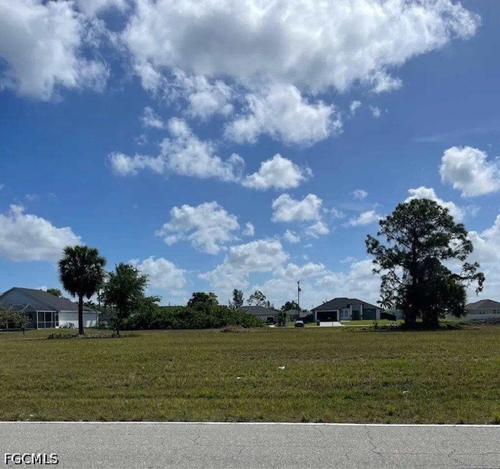 3113 - 3115 Santa Barbara Boulevard N Cape Coral FL 33993