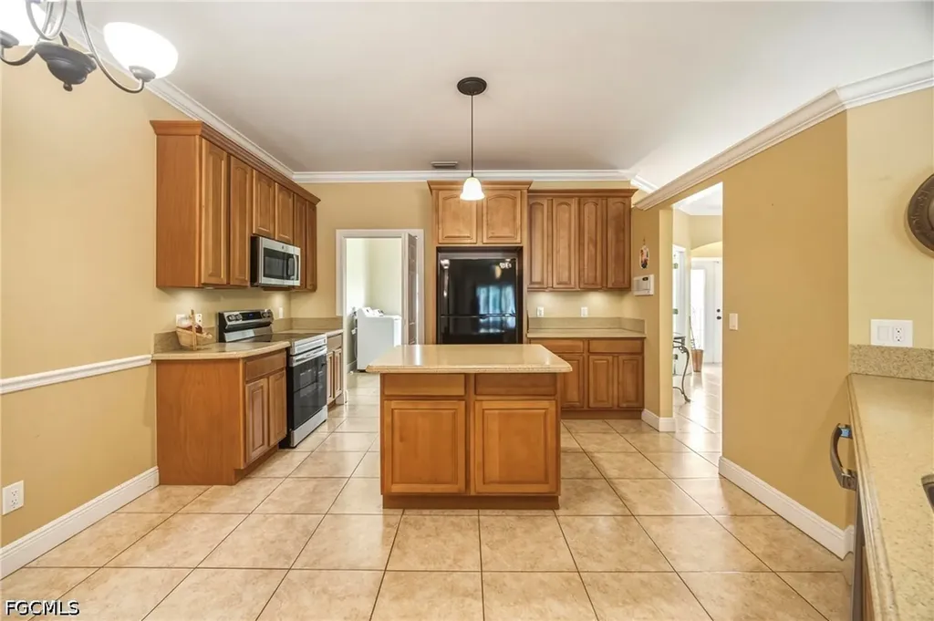 3512 SW 17th Place Cape Coral FL 33914