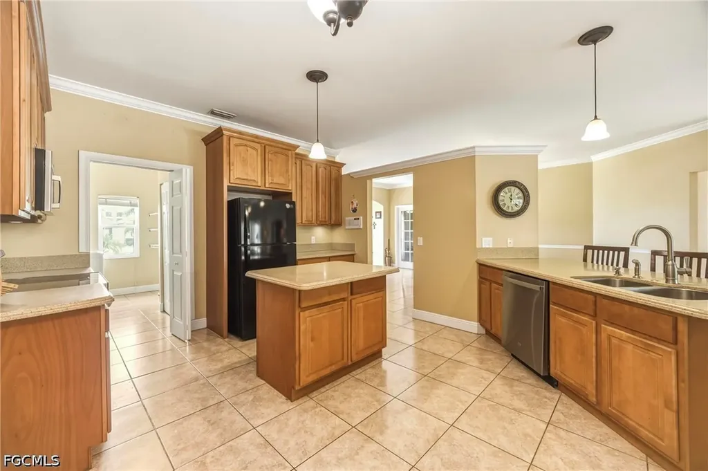 3512 SW 17th Place Cape Coral FL 33914