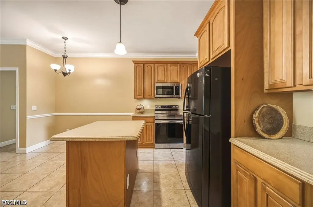 3512 SW 17th Place Cape Coral FL 33914