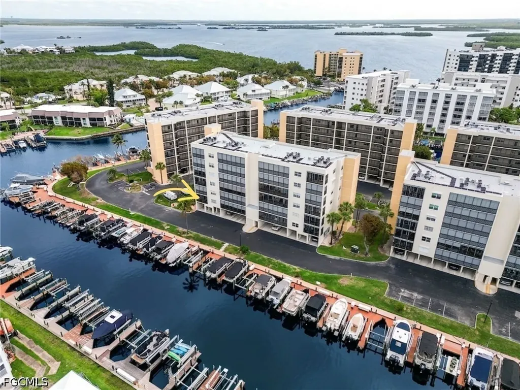 Fort Myers Beach FL, 4471 Bay Beach Lane, Unit 314