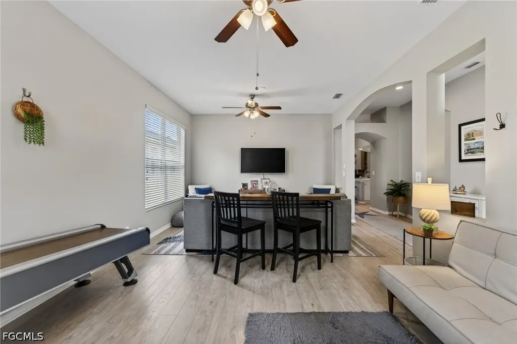408 Delwoodbreck Street Ruskin FL 33570