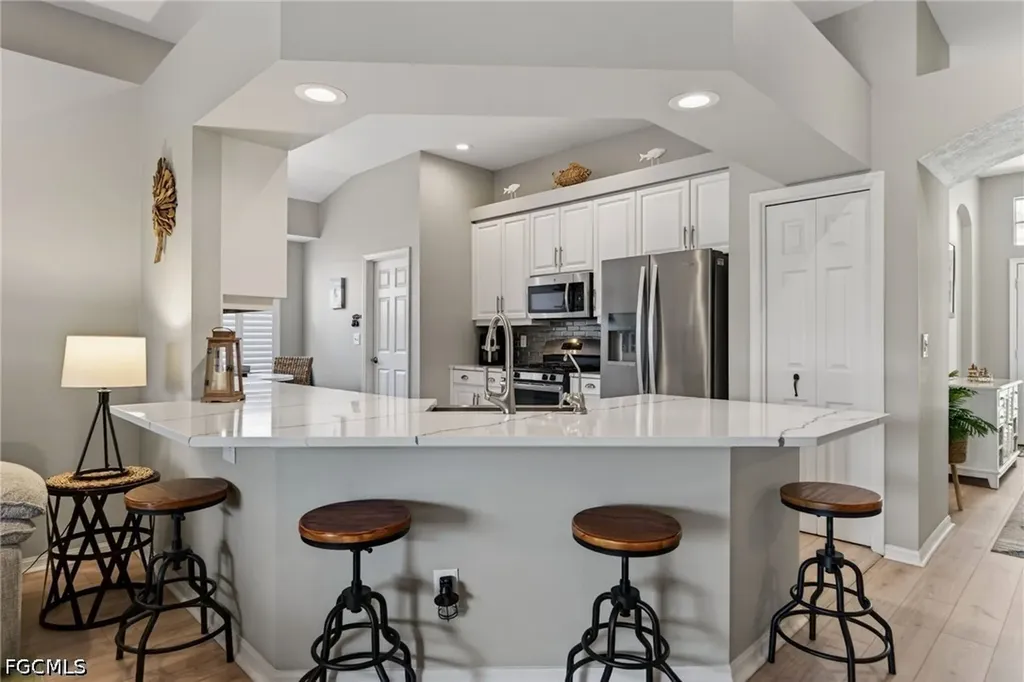 408 Delwoodbreck Street Ruskin FL 33570