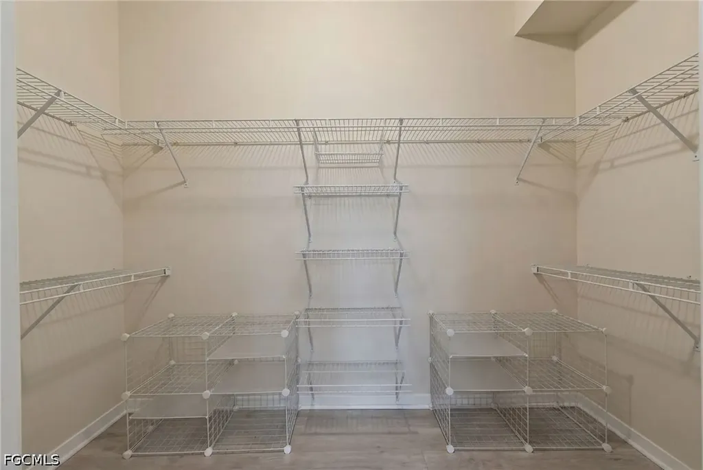 408 Delwoodbreck Street Ruskin FL 33570