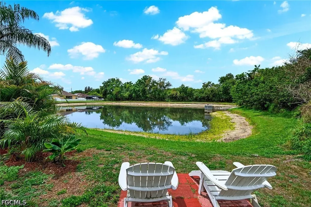 408 Delwoodbreck Street Ruskin FL 33570