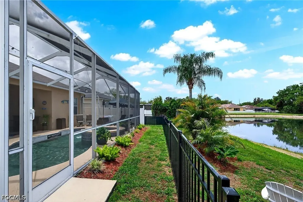 408 Delwoodbreck Street Ruskin FL 33570