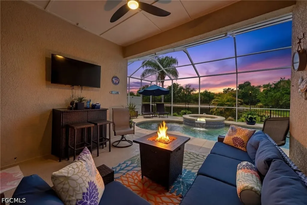 408 Delwoodbreck Street Ruskin FL 33570