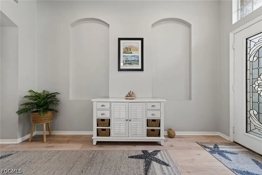 408 Delwoodbreck Street Ruskin FL 33570