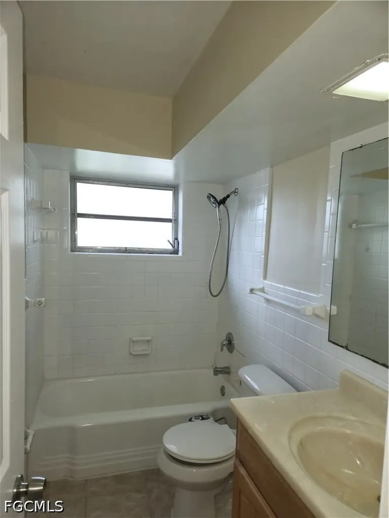 1530 Passaic Avenue Fort Myers FL 33901