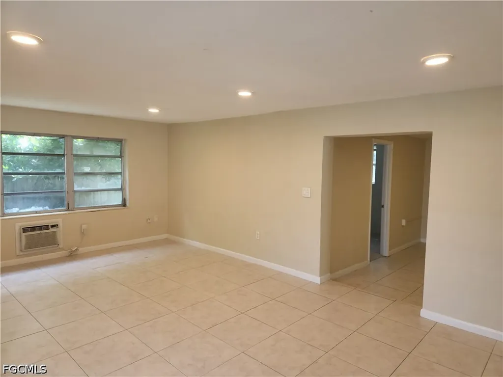 1530 Passaic Avenue Fort Myers FL 33901